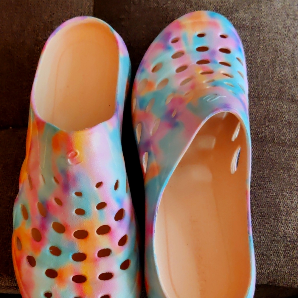 Easy spirit slip on